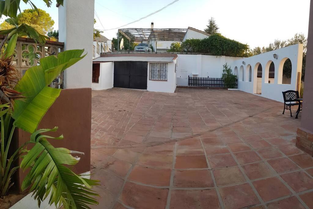 Preciosa Villa Con Gran Piscina Y Fabulosas Vistas 알하우린데라토레 외부 사진