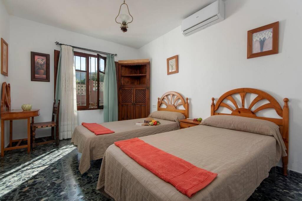 Preciosa Villa Con Gran Piscina Y Fabulosas Vistas 알하우린데라토레 외부 사진