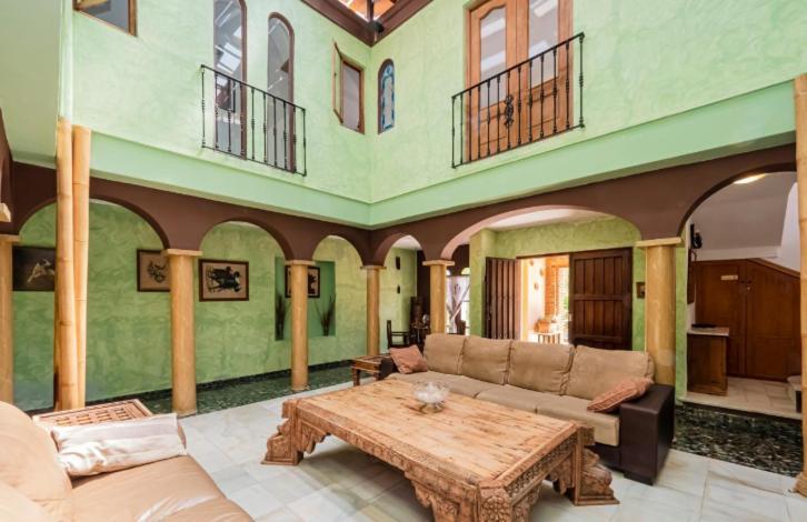 Preciosa Villa Con Gran Piscina Y Fabulosas Vistas 알하우린데라토레 외부 사진