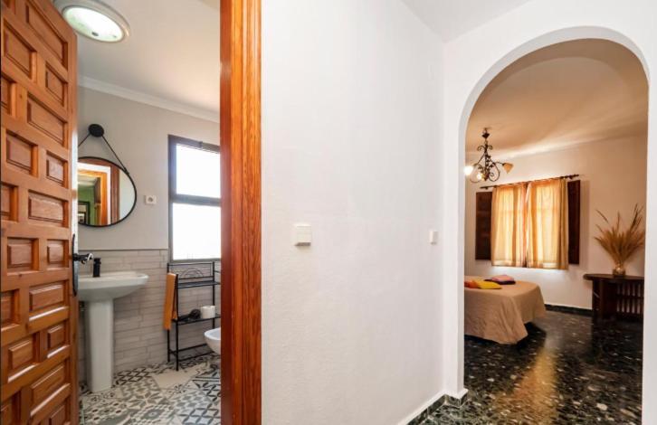 Preciosa Villa Con Gran Piscina Y Fabulosas Vistas 알하우린데라토레 외부 사진